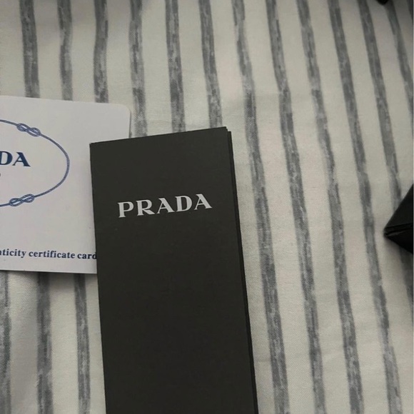 Prada black sunglasses - Picture 4 of 5